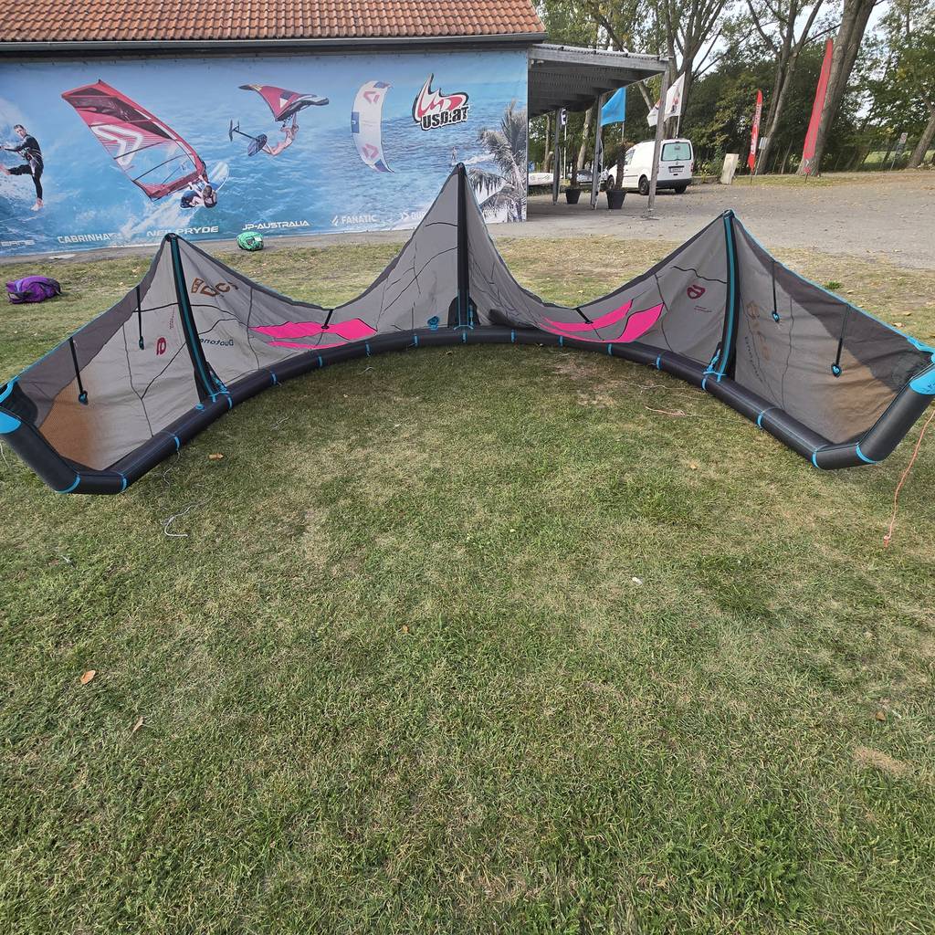 Gebraucht Duotone Dice SLS 2026 Kite 9 m² Dark Grey_Pink_4
