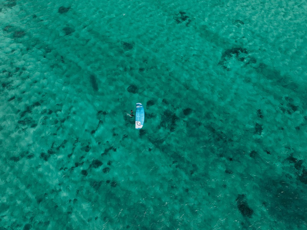 Ozone Kite Hyperlink V4 Action 1
