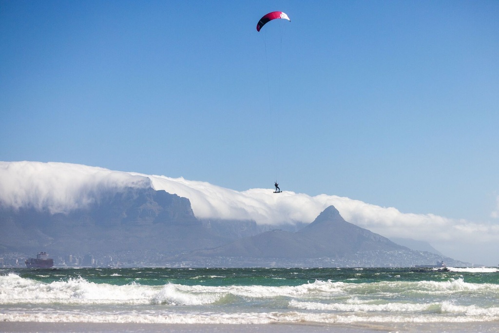 Ozone Kite Mach1 Action 4