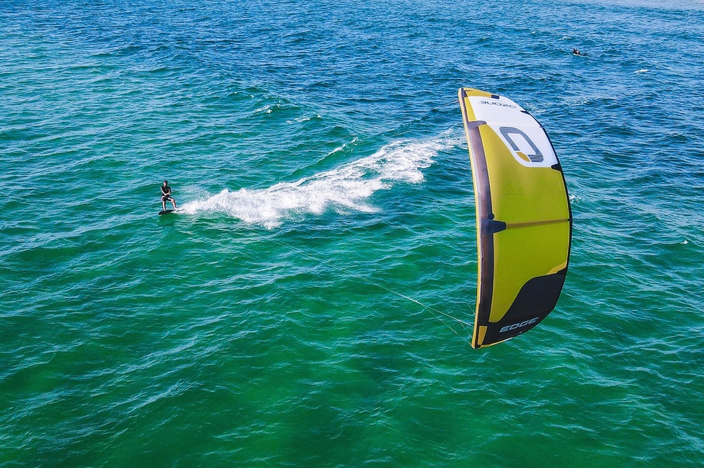 Ozone Kite Edge VT Ultra-X Action 2
