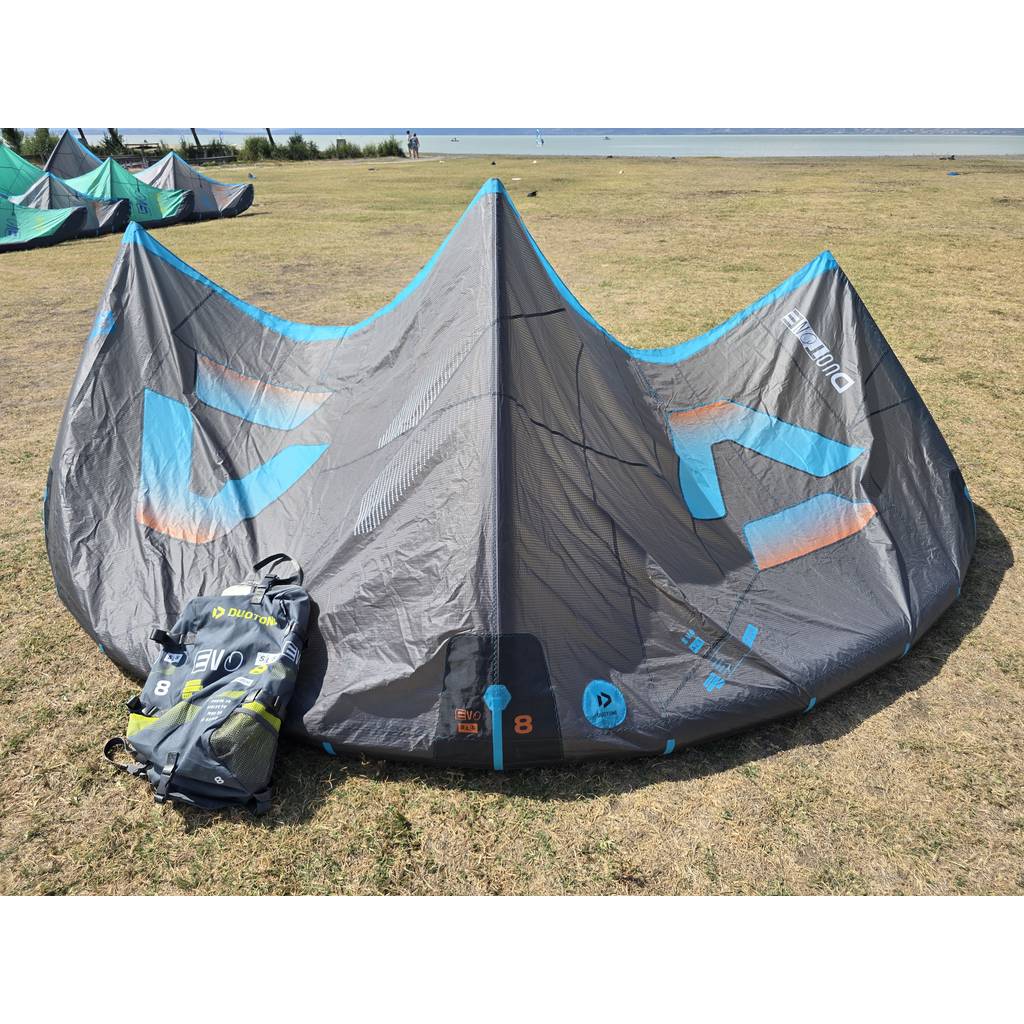 Gebraucht Duotone Evo SLS 2026 Kite 8 m² Dark Grey/Turquoise